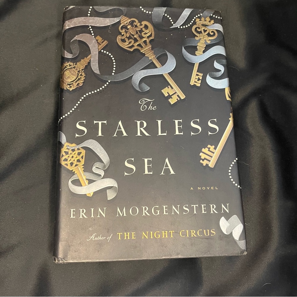 Book "The Starless Sea" by Erin Morgenstern